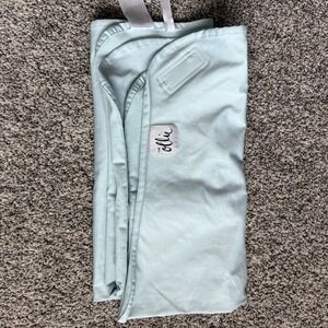 The Ollie Swaddle One‎ Size Light Blue Adjustable Lightweight Stretch Blanket
